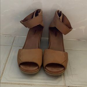 Sorel Wedge Sandal Size 10